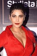 How tall is Shruti Haasan?